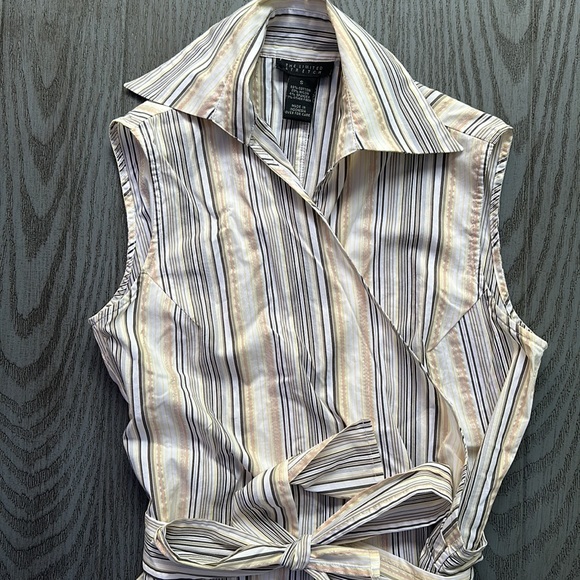 Limited Top- Like new - Picture 2 of 7